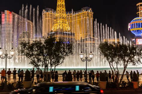 They have also added 2 more <b>songs</b> each day since they are running every 15 minutes starting at 7:00pm now (instead of 8:00pm). . Bellagio fountain songs